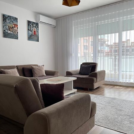 Entire Apartment - Near The Center Pristina Esterno foto