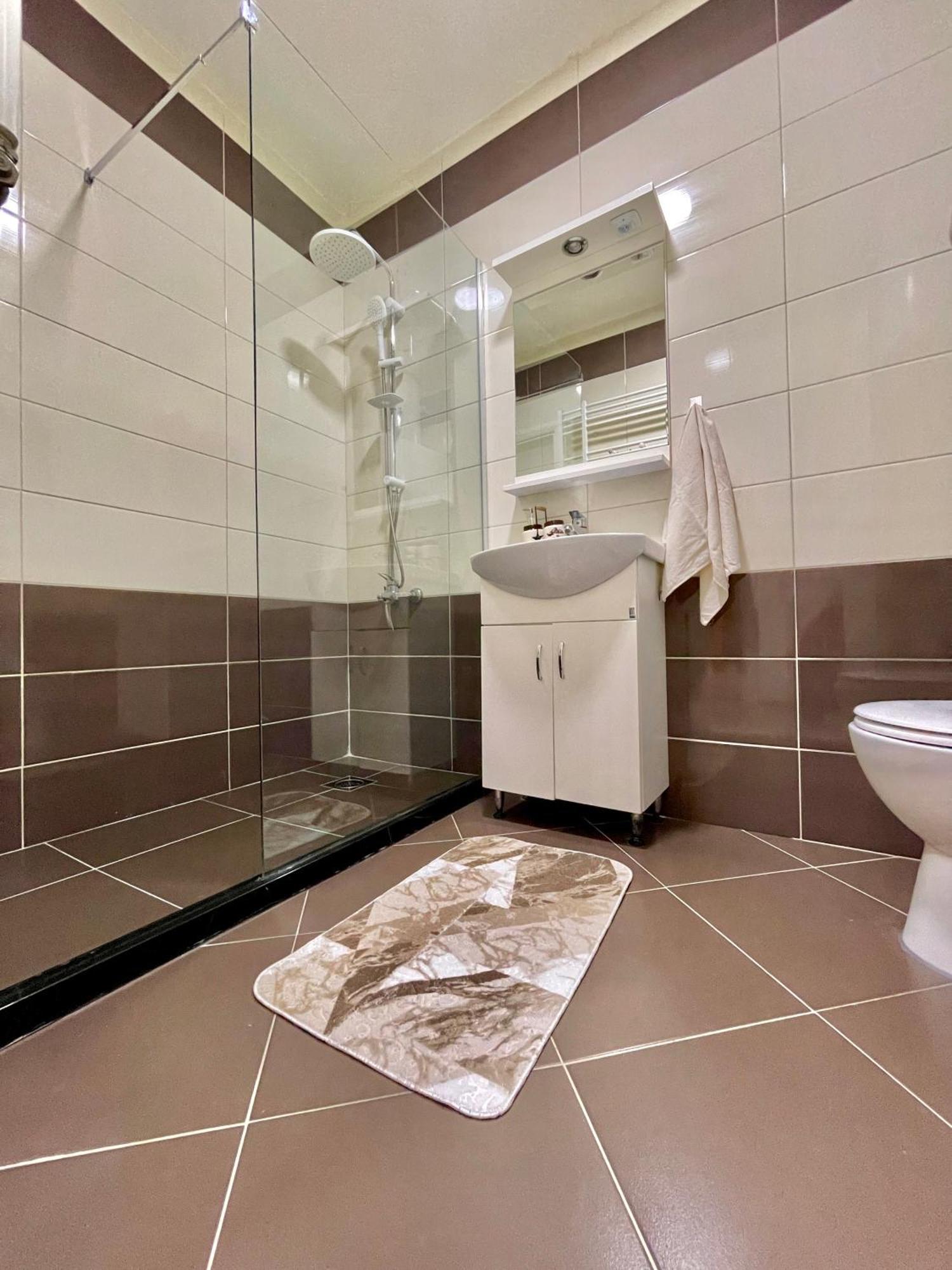 Entire Apartment - Near The Center Pristina Esterno foto