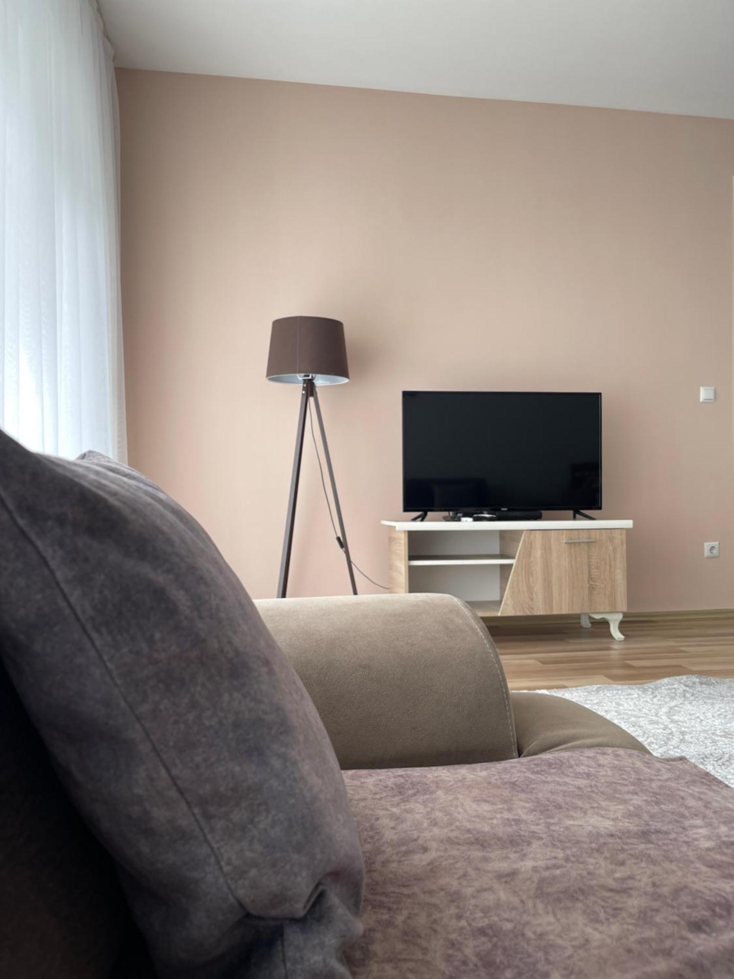 Entire Apartment - Near The Center Pristina Esterno foto