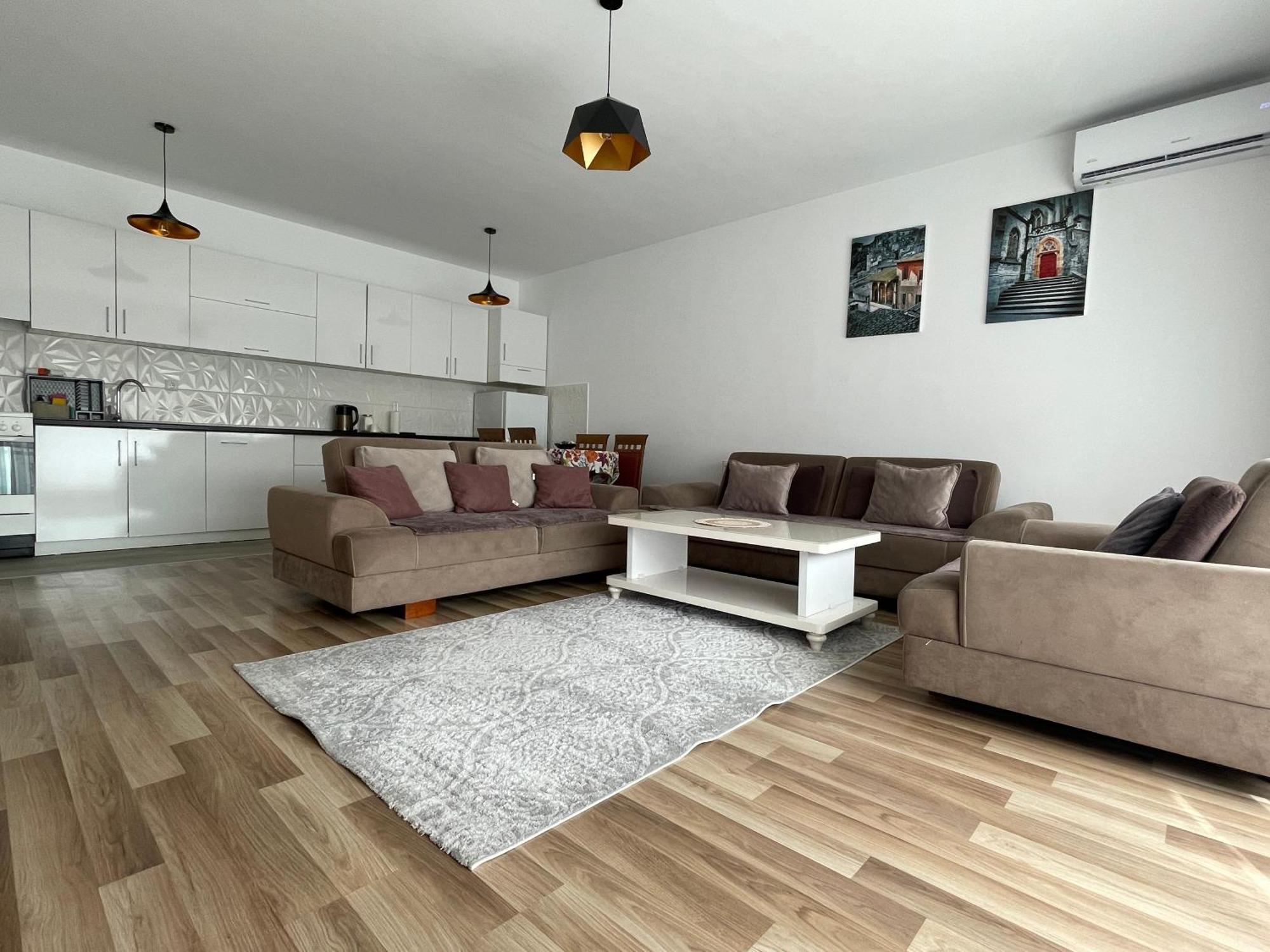 Entire Apartment - Near The Center Pristina Esterno foto