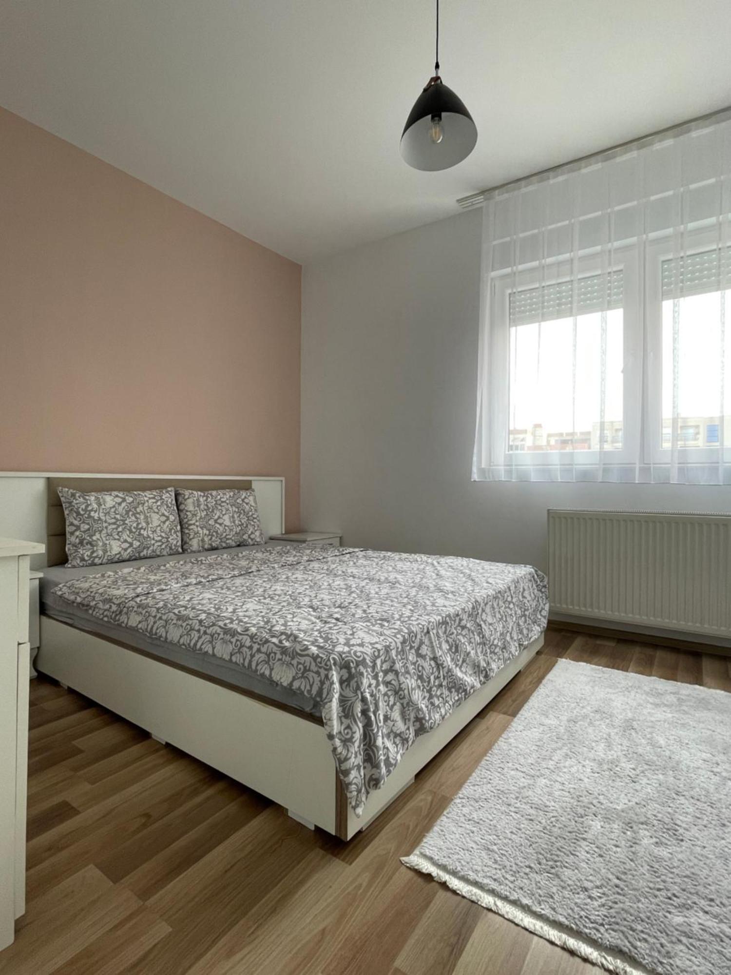 Entire Apartment - Near The Center Pristina Esterno foto